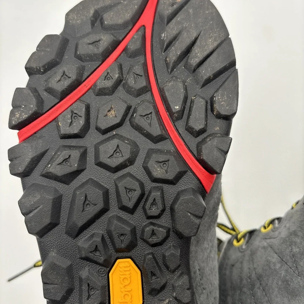 Merrell these capra